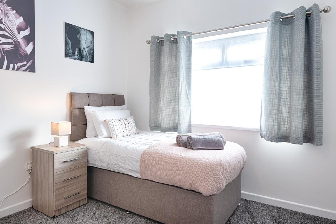 Free Parking, Spacious Rooms, Smart Tv'S All Rooms Swansea Exterior foto